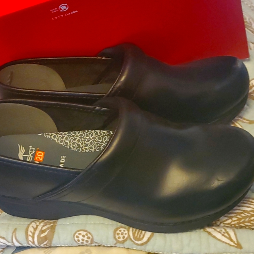 Dansko XP 2.0 black clogs Size 40